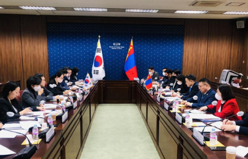 韓国政府「輸出をなんとかしないと」緊急会議を開催！「K-POPと海苔を売ろう」とオモシロ結論