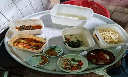 【偽装も】 客が食べ残した料理を再利用した飲食店、11か所を摘発＝韓国