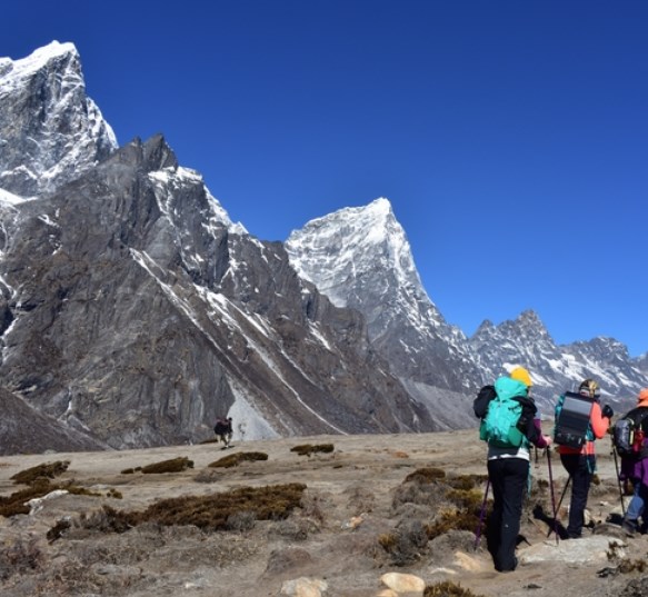 【登山】エベレスト登山者“自身の排泄物掃除”義務化、下山時に便袋チェック