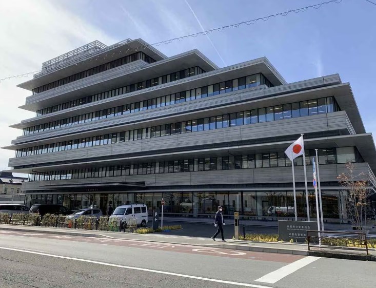 【滋賀県】退職申し出た従業員を監禁し殴る蹴る 容疑で建設会社社長ら逮捕