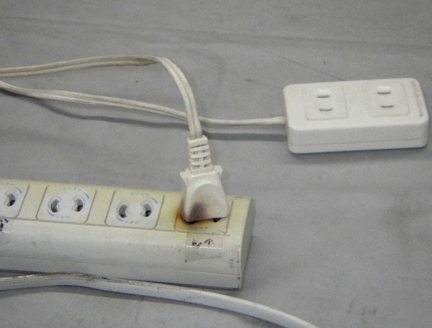 【神奈川県】川崎の消防署で電源タップ焦げる火災　パソコンなど13台接続