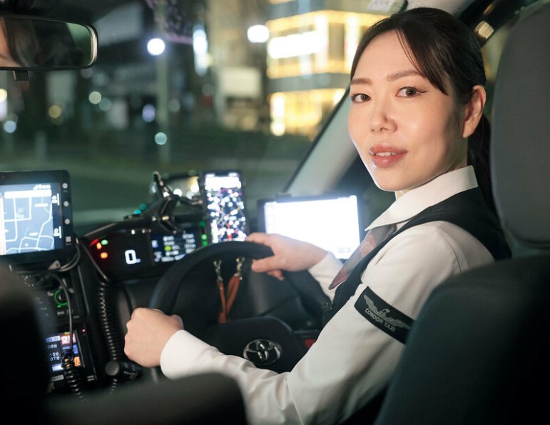 【転職】年収700万円を稼ぐ女性タクシー運転手「朝が早いパティシエはキツくて、夜勤に」転職で給料は2倍