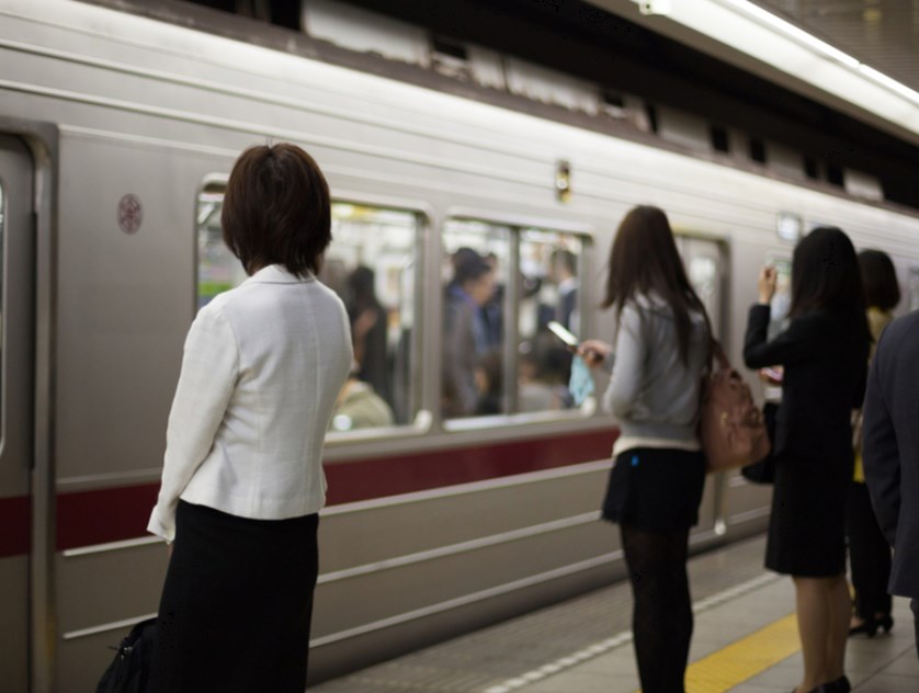 【車内広告】電車内広告って、どれくらいの費用がかかるのですか？ 広告費用に見合う効果は得られるのでしょうか。