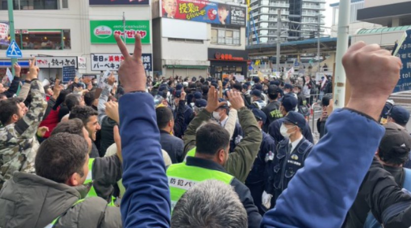 【「日本人○ね！」日本人の反移民デモ隊に対して在日クルド人が暴言？】海外保守系SNSでも話題に…