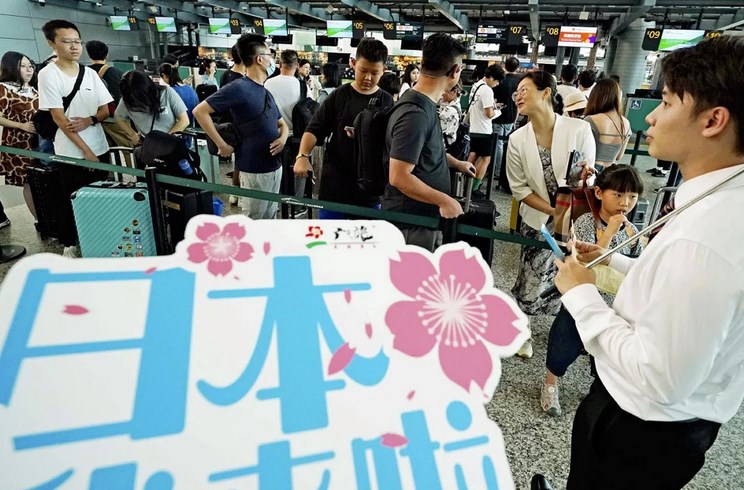 中国人の訪日ブーム、ガチで終了が確定し爆買い目当ての店舗が続々と閉店www