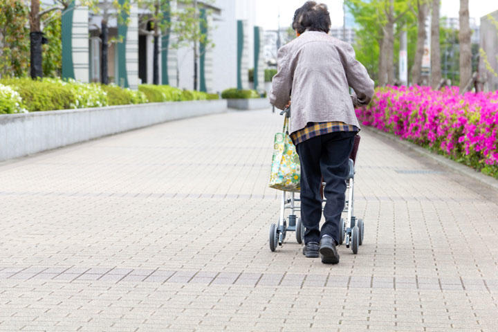 【社会】「お一人様の高齢者」急増、生活は厳しい…人口減少ニッポンの恐ろしい行末