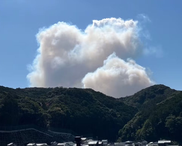 【速報】民間ロケット「スペースワン」の小型ロケット爆発　打ち上げ直後に