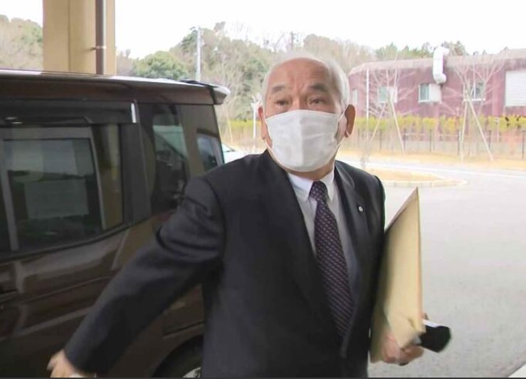 【福岡県】町長が議場で市長に土下座を要求　　傍聴した議員は「びっくりしました。土下座を強要する意味わからない」　ゴミ処理施設などを周知するパンフレットめぐり紛糾